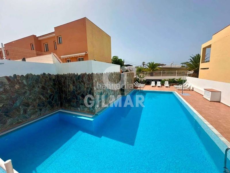 Foto be94d31d-ea4c-428c-81ce-96fcfdaebab9. Xalet amb aparcament piscina a Palm - Mar Arona
