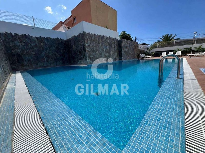 Foto d414e084-c1a1-48c5-9dc3-d57e64f63295. Xalet amb aparcament piscina a Palm - Mar Arona