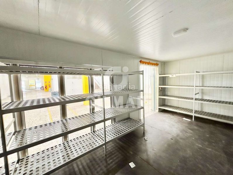 Foto b575d7c0-a55f-4e8e-aac9-07b9f36d45c8. Local comercial a Duggi - Rambla - Los Hoteles Santa Cruz de Tenerife