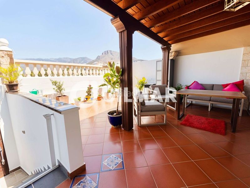 Foto b79d6ab4-fc80-4e61-ba59-df756d640f02. Casa a schiera in avenida austria 1c in San Eugenio Alto Adeje
