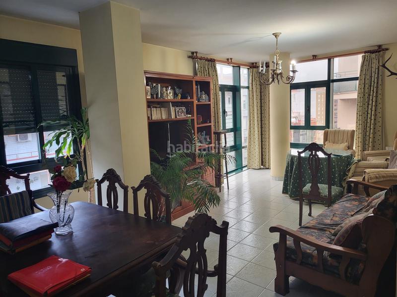 Foto d3a540e4-7221-4a22-9a7e-671459f635ee. Piso  centrico con vistas a gil cordero, calefacion, aire, garaje y trastero en Cáceres