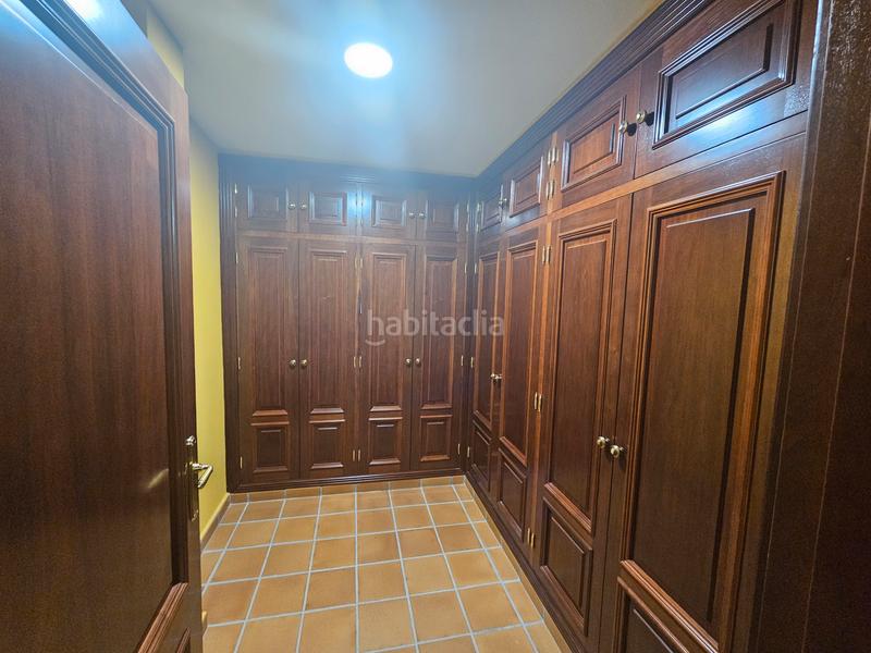 Foto 0bc3a993-fbe3-4d70-9df7-5da1534597d2. Chalet con riscaldamento parcheggio piscina terrazza in Cáceres