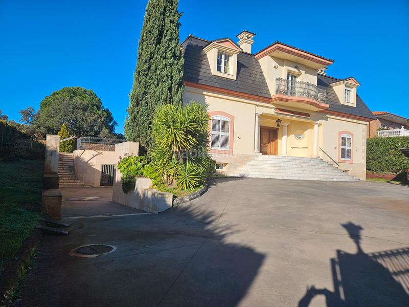 Foto 898f8251-ad69-42a5-9a84-ae8727c3b21b. Chalet con riscaldamento parcheggio piscina terrazza in Cáceres