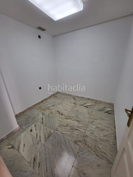 Foto b44272d4-783f-44e1-9f68-33d33429d7b7. Local comercial a Centro Cáceres
