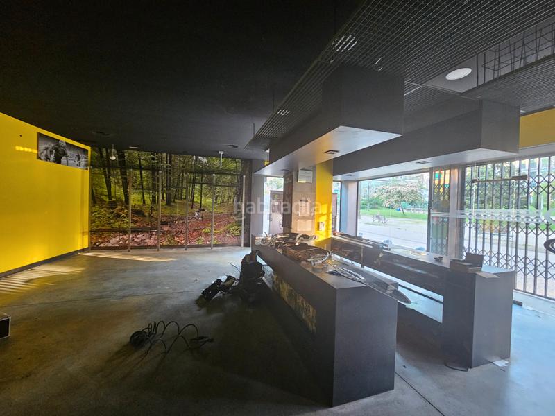 Foto 5ab70915-524f-4429-9bff-6fee007a17ff. Alquiler local comercial local en alquiler en zona frates en Cáceres