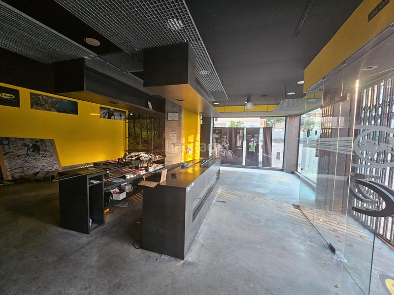 Foto e2d35221-5e20-475a-afac-e9e6495a591b. Alquiler local comercial local en alquiler en zona frates en Cáceres