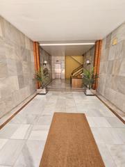 Appartement  Calle de maluquer. Disponible apartamento en la zona centro de cáceres, al lado del