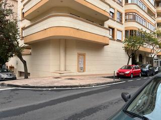 Affitto Locale commerciale  Avenida parís. Alquiler de local en la zono del eroski en caceres