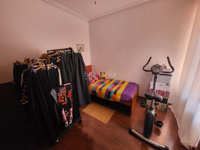 Foto 3d1b6301-a846-43e4-8fd4-8ad81ec21567. Chalet  indepemdiente con parcela de 650m2 en Cáceres