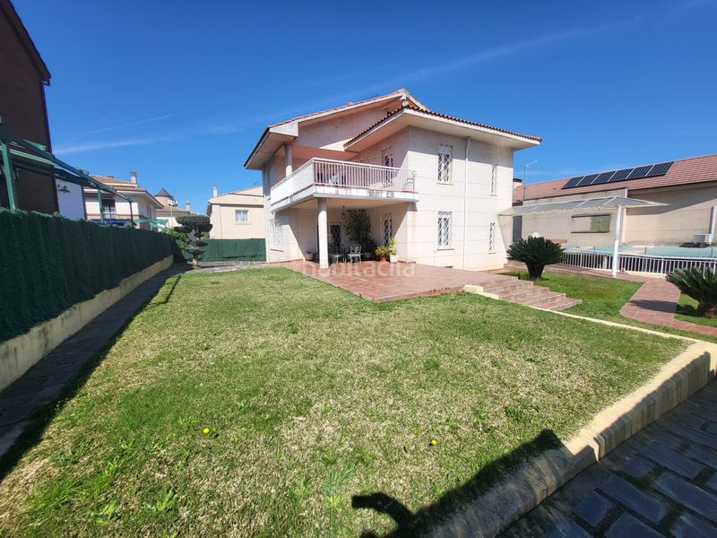 Foto 75ed85e2-d47a-46ad-9e66-74ac9605c657. Chalet  indepemdiente con parcela de 650m2 en Cáceres