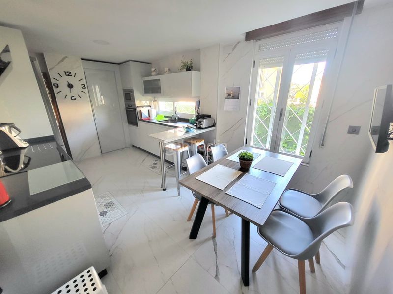 Foto 9f0b9472-0589-4592-9536-d98c5f640e04. Chalet  indepemdiente con parcela de 650m2 en Cáceres