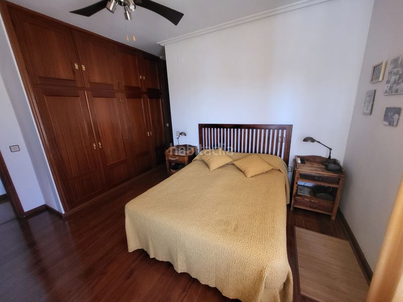 Foto c98297e4-7dd2-49de-a6d2-3ae83354a797. Chalet  indepemdiente con parcela de 650m2 en Cáceres