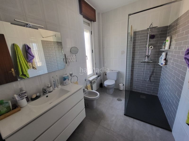 Foto f8e46c49-fd86-4919-90ce-3cbbe8cb515c. Chalet  indepemdiente con parcela de 650m2 en Cáceres