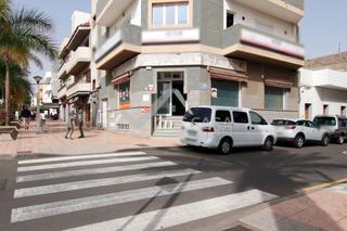 Local Comercial en Cruce de Arinaga. Vt6106. dos locales en el cruce de arinaga.