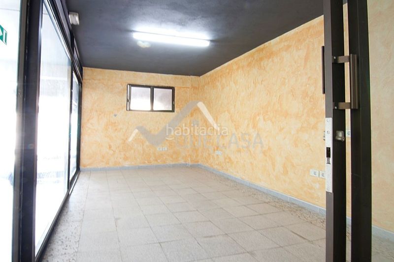 Foto dde36d59-d8ee-42b6-86e8-712aabd4ac27. Edifici a Playa de Arinaga Agüimes