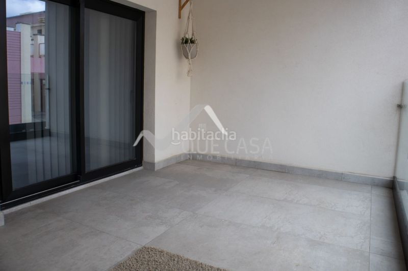 Foto 369f0841-c3e8-4837-9d2d-9cb898893c93. Lloguer dúplex amb aparcament a Playa de Arinaga Agüimes