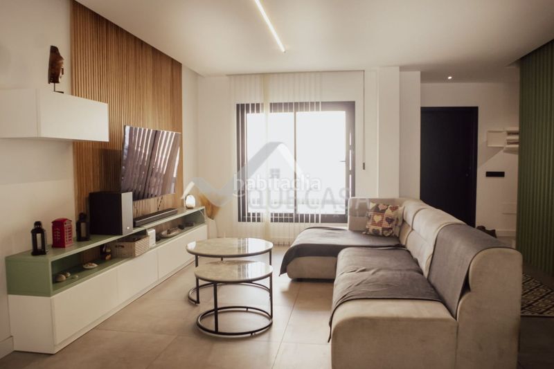 Foto a00bcfdf-50ad-4fd6-a0e3-fbba82d65263. Lloguer dúplex amb aparcament a Playa de Arinaga Agüimes