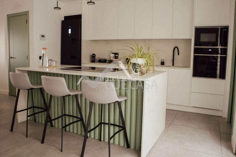 Foto ab71edfe-b786-4e5d-b7b0-93a941fb54b9. Lloguer dúplex amb aparcament a Playa de Arinaga Agüimes