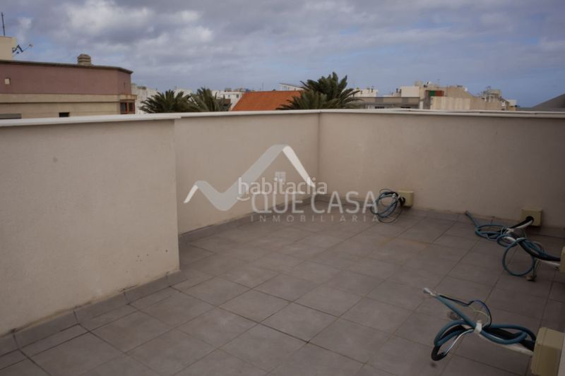 Foto b7e1069b-008c-486d-a09a-1249c3ab41f4. Lloguer dúplex amb aparcament a Playa de Arinaga Agüimes