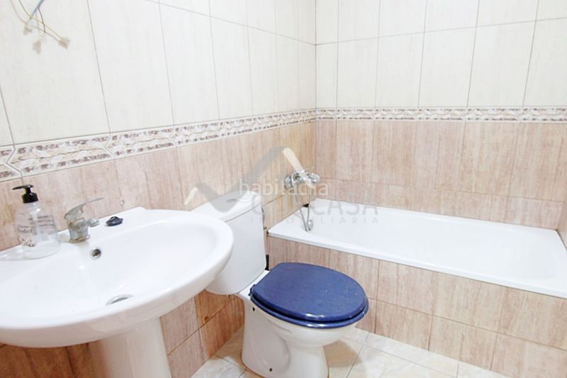 Foto f08f7ee8-eb73-4339-ad87-aad5e1fc0845. Pis a Ingenio pueblo Ingenio