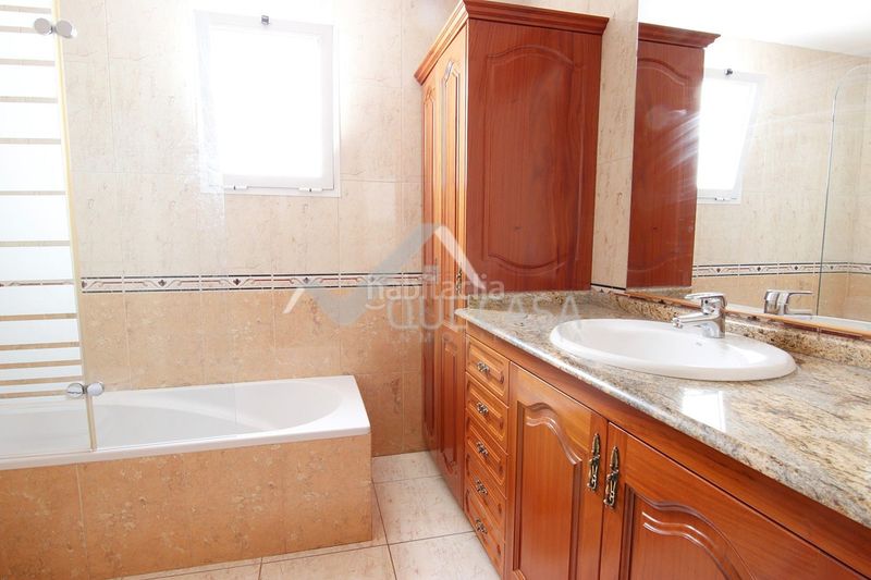Foto 67ed8ce8-0b89-4dd3-957d-5dcde4e95208. Pis a Ingenio pueblo Ingenio