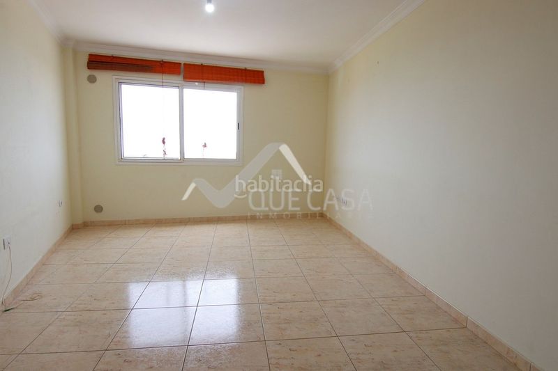 Foto 72b3e8e9-9f81-4f2c-ae0f-46512a8761e0. Pis a Ingenio pueblo Ingenio