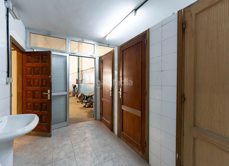 Foto 3d2d3833-a652-4d0a-8038-5373ed5a0867. Nave industrial en avenida de los menceyes 116 en San Cristóbal de La Laguna