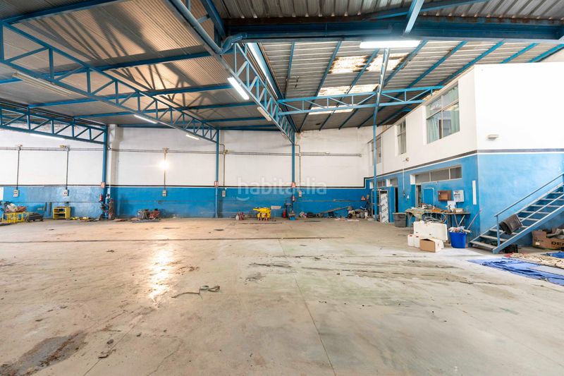 Foto 407cea0f-3d8e-4e98-9dde-490e662a4cef. Nave industrial en avenida de los menceyes 116 en San Cristóbal de La Laguna