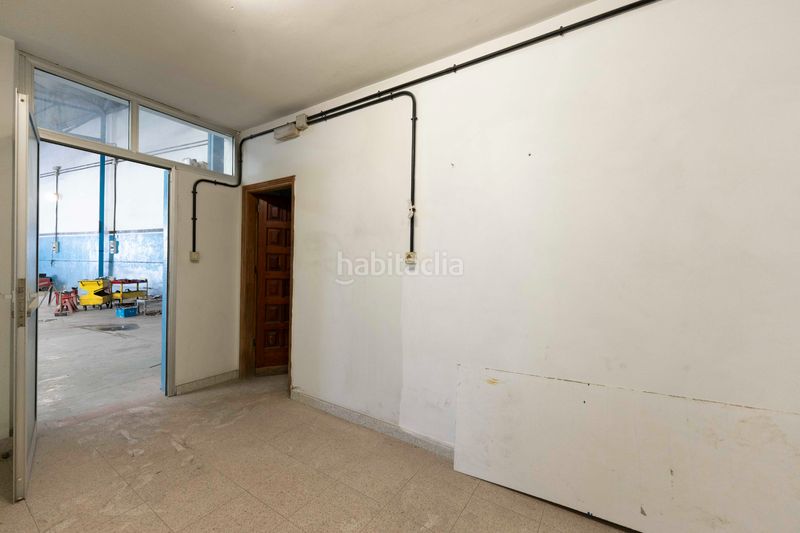 Foto 40abe596-2250-4332-b6e7-b51596b01079. Nave industrial en avenida de los menceyes 116 en San Cristóbal de La Laguna