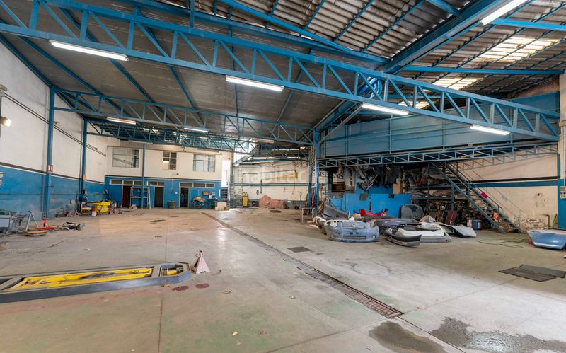 Foto 594a5d3b-e126-462f-8199-f5f88097adc1. Nave industrial en avenida de los menceyes 116 en San Cristóbal de La Laguna