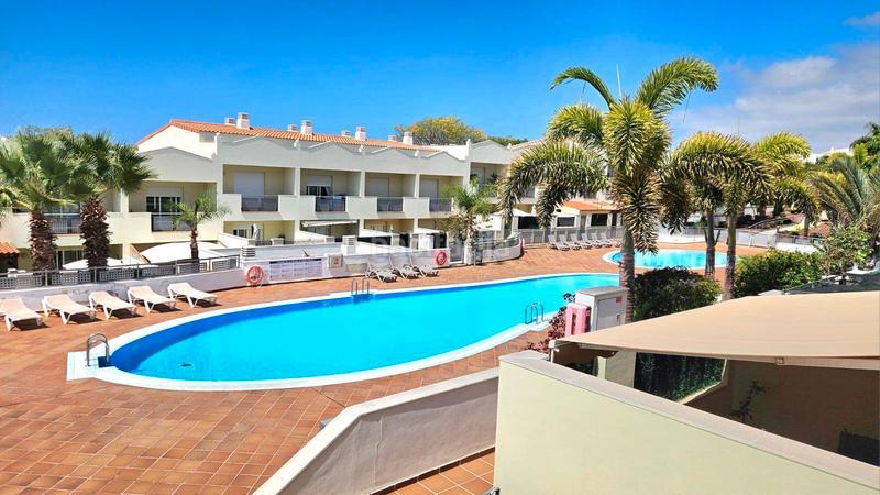 Foto 3d7812e4-5356-4c1f-acbd-aee8bc83a58a. Casa adossada amb aparcament piscina a Playa Fañabé Alto Adeje