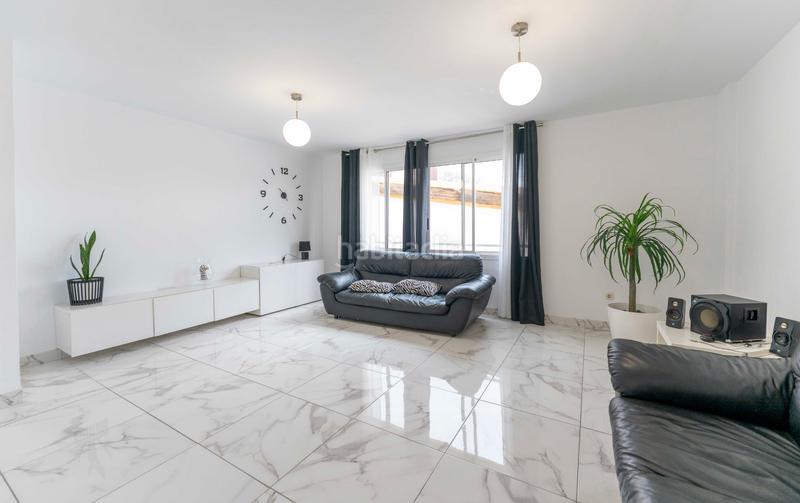 Foto 94611dd3-dd72-432d-a4c4-1aa10581adf2. Appartement dans calle alonso quesada 13 dans Guargacho San Miguel de Abona