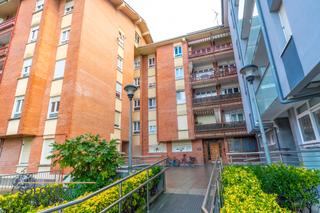 Piso  Galtzaur kalea. Amplia vivienda en zona céntrica y tranquila