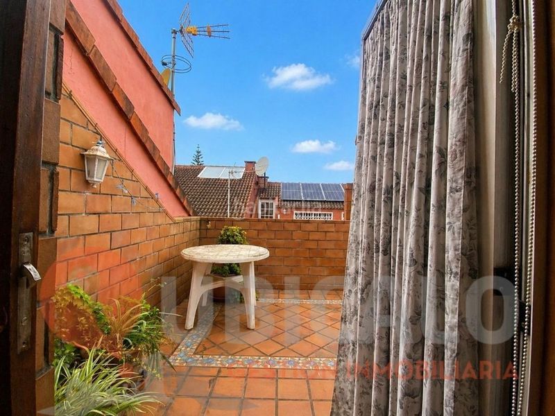 Foto c7e23463-97fc-4c5b-b6b4-2606bfbd6952. Casa adossada a calle los gofiones 2 a Tegueste