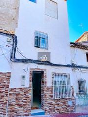 Casa adossada a Cieza. Casa adosada en venta en centro, 3 dormitorios.