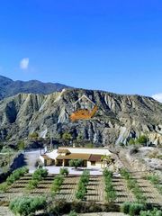 Rent Chalet in Abanilla. Chalet en alquiler en el tolle, 3 dormitorios.