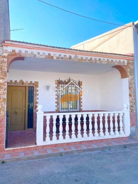 Foto 0a58e9f6-9f69-4902-b88d-f60acf8b75c9. Reihenhaus mit parking in Oria