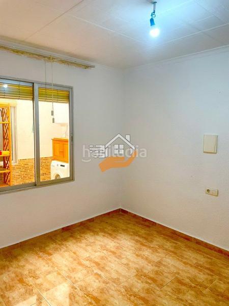 Foto 52261bdf-7543-4684-890a-10a656373143. Reihenhaus mit parking in Oria