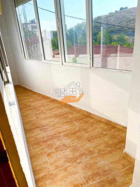 Foto 976e1965-5465-45c9-8dfe-c70abf673100. Reihenhaus mit parking in Oria