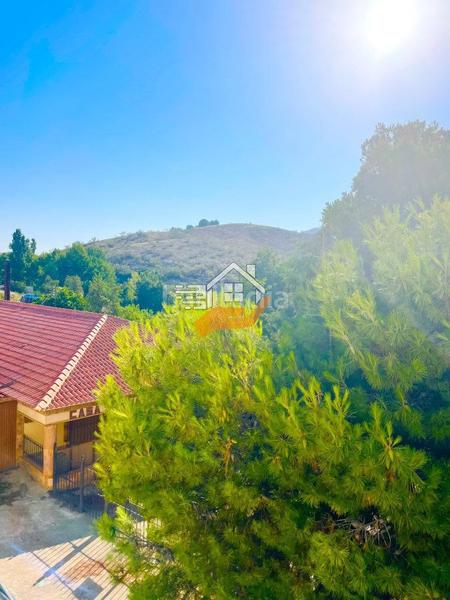 Foto acb95bc5-1f1b-4487-9cc5-348279c9c881. Reihenhaus mit parking in Oria