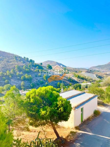 Foto b203181d-0f0f-4c60-bb7e-36a6ce84b674. Reihenhaus mit parking in Oria