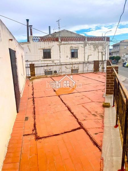 Foto 9165ff9e-d782-4957-b291-1cd7d2f99b3e. Casa adossada amb aparcament a Abanilla