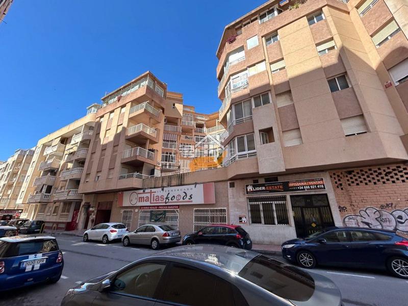 Foto 0cc52359-2f73-4113-8a00-ccb9f6dd497e. Apartment with heating parking in Zona Playa del Cura Torrevieja