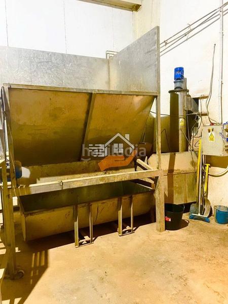 Foto 0ef2bd60-c5f1-4745-b06b-ce67f3f1caf2. Bâtiment à usage industriel dans Vélez - Rubio