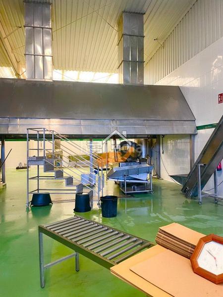 Foto 275b8a0b-e2df-44f4-bab6-651758a79782. Bâtiment à usage industriel dans Vélez - Rubio