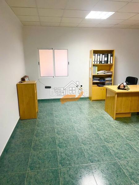 Foto 2d95bc29-eb74-4c47-ada6-19bf65003295. Bâtiment à usage industriel dans Vélez - Rubio