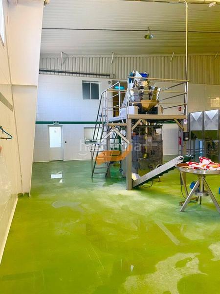 Foto 3cd05dc3-cf7e-4a93-8080-41306996c834. Bâtiment à usage industriel dans Vélez - Rubio