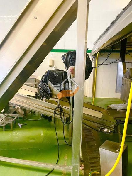 Foto 5545ce0c-3a59-4154-b981-d10f98f16bca. Bâtiment à usage industriel dans Vélez - Rubio