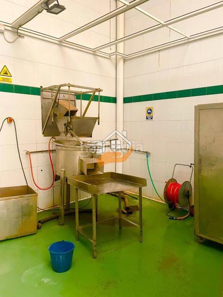 Foto 9ee4b210-045c-410f-9c52-b1343a2c95e0. Bâtiment à usage industriel dans Vélez - Rubio