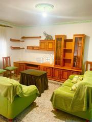 Miete Etagenwohnung in Vélez - Rubio. Piso en alquiler en vélezrubio, 4 dormitorios.